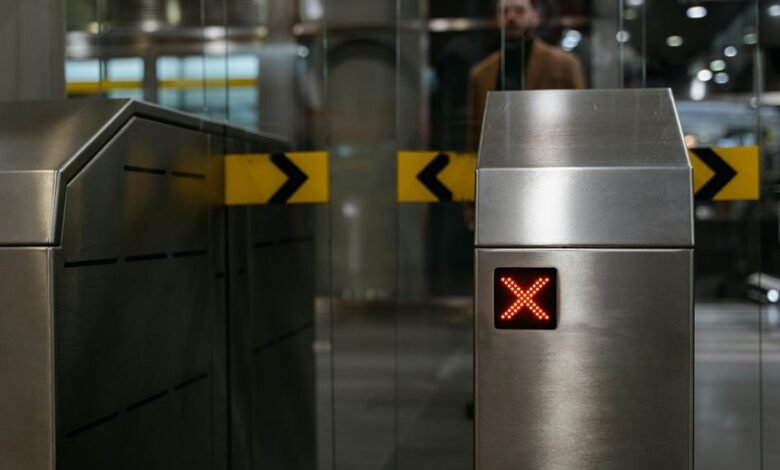 atlas signal gate access